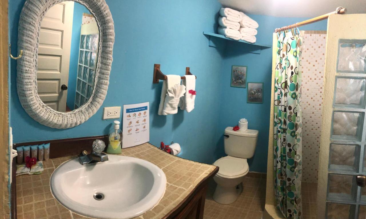 Coral Cove Inn Maya Beach Екстериор снимка