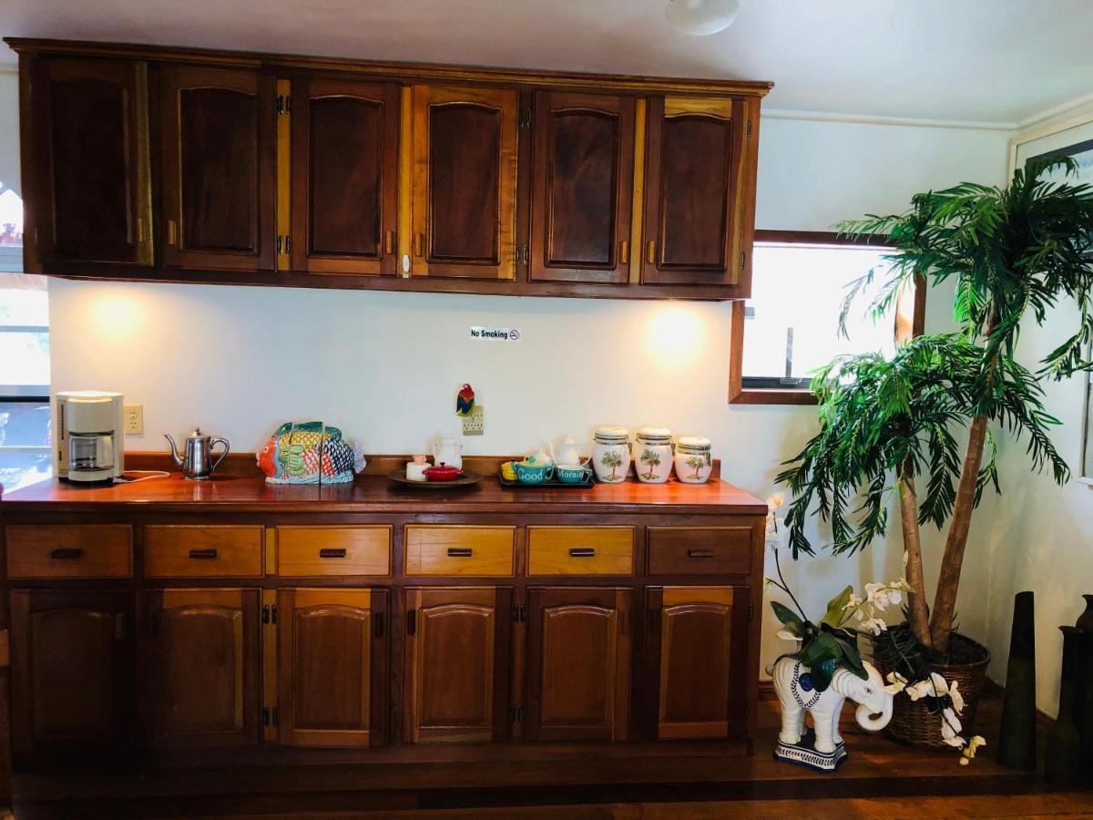Coral Cove Inn Maya Beach Екстериор снимка