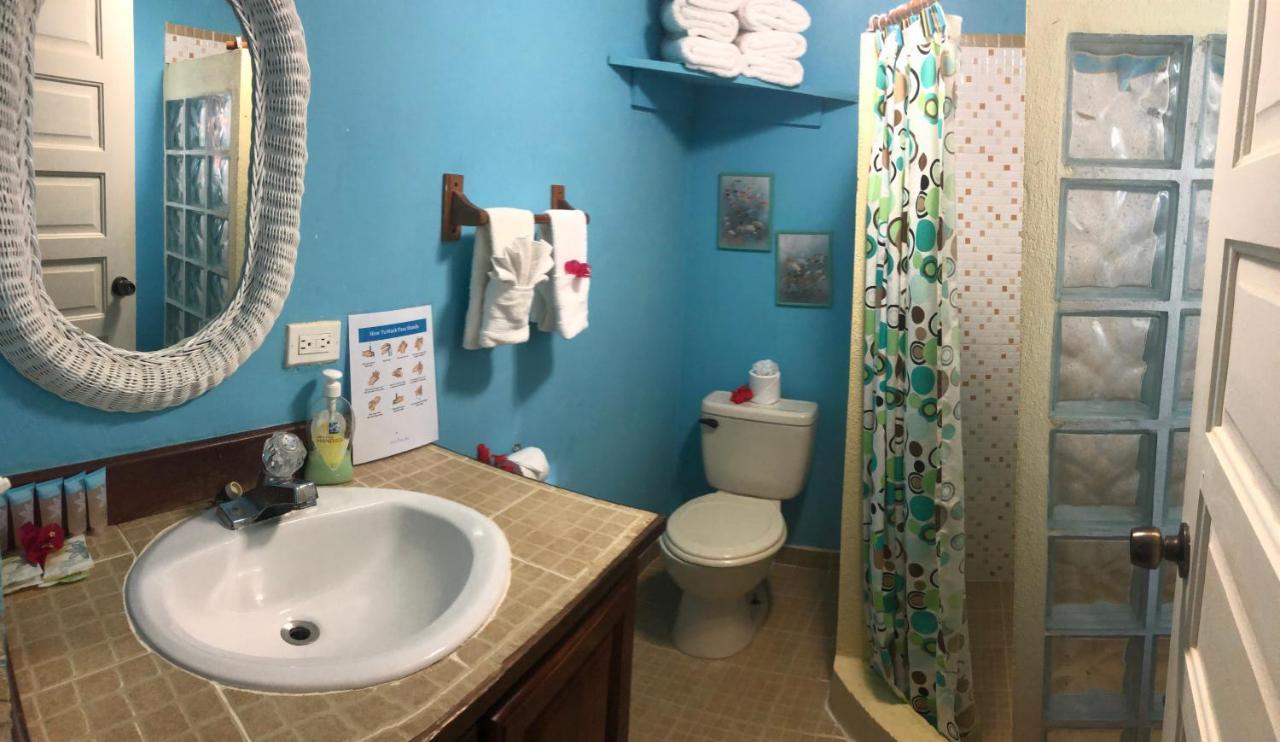 Coral Cove Inn Maya Beach Екстериор снимка